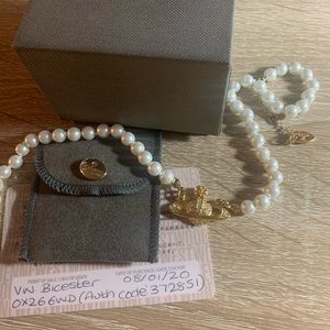Vivienne Mini Bass Pearl Choker